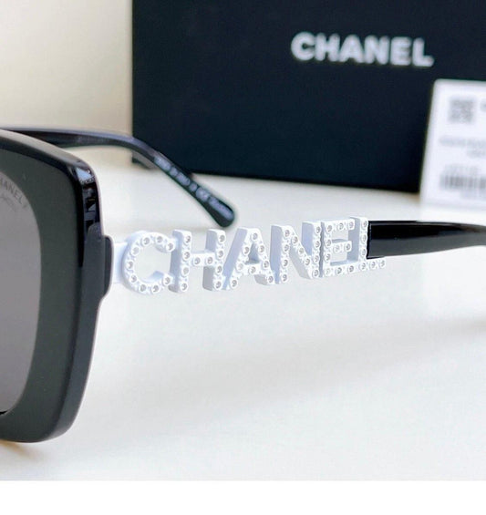 *CHANEL**