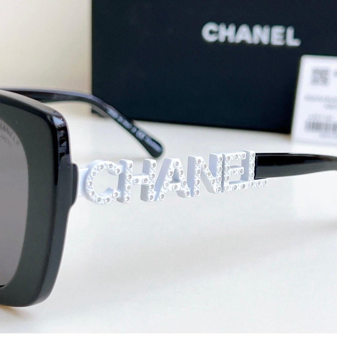 *CHANEL**