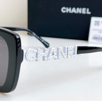 *CHANEL**